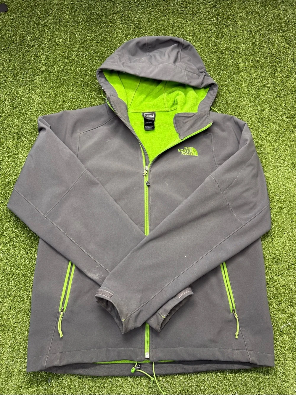 The North Face Men's Grey Lime Green Trim Softshell Jacket Hooded Windbreaker M